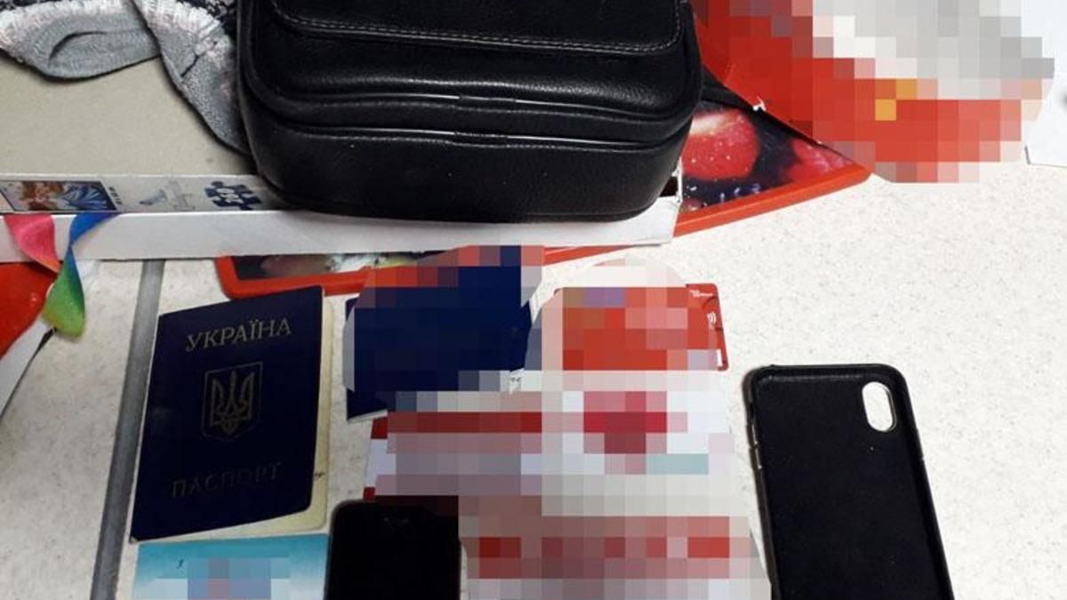 В Киеве грабитель обокрал мужчину, но попался на телефонной афере В Киеве грабитель обокрал мужчину, но попался на телефонной афере