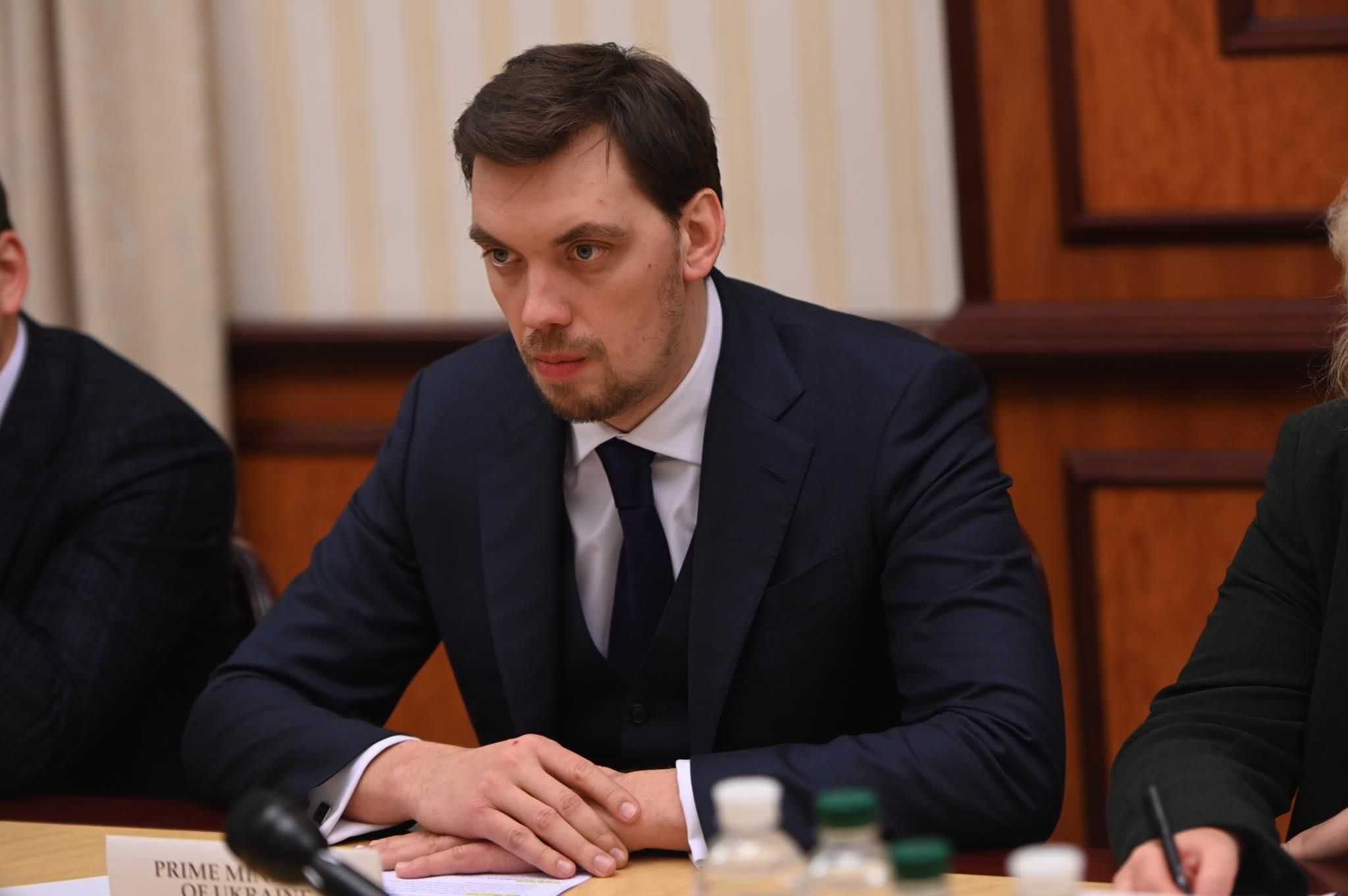 Чья-то голова должна слететь, – политолог о возможной отставке Гончарука Чья-то голова должна слететь, – политолог о возможной отставке Гончарука