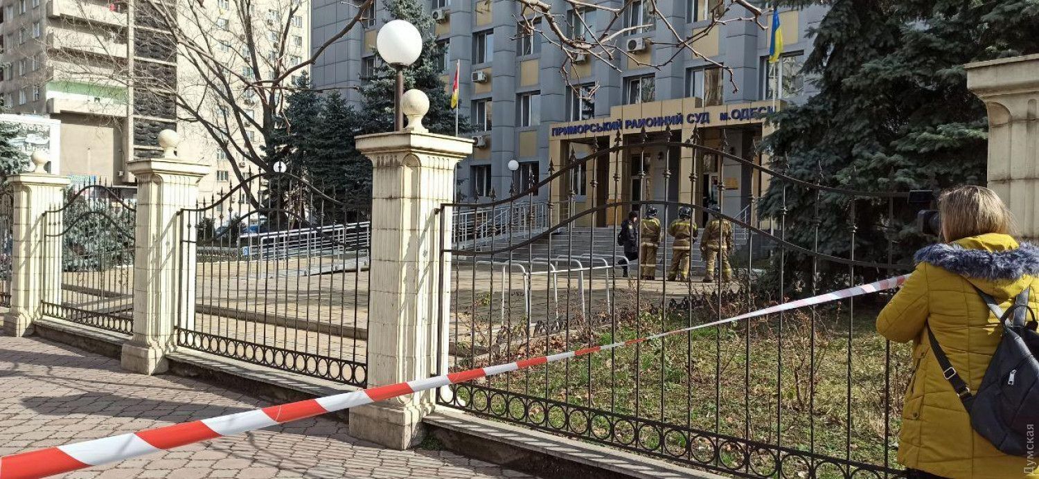 В Одесском суде подсудимый угрожал взорвать себя гранатой: фото, видео