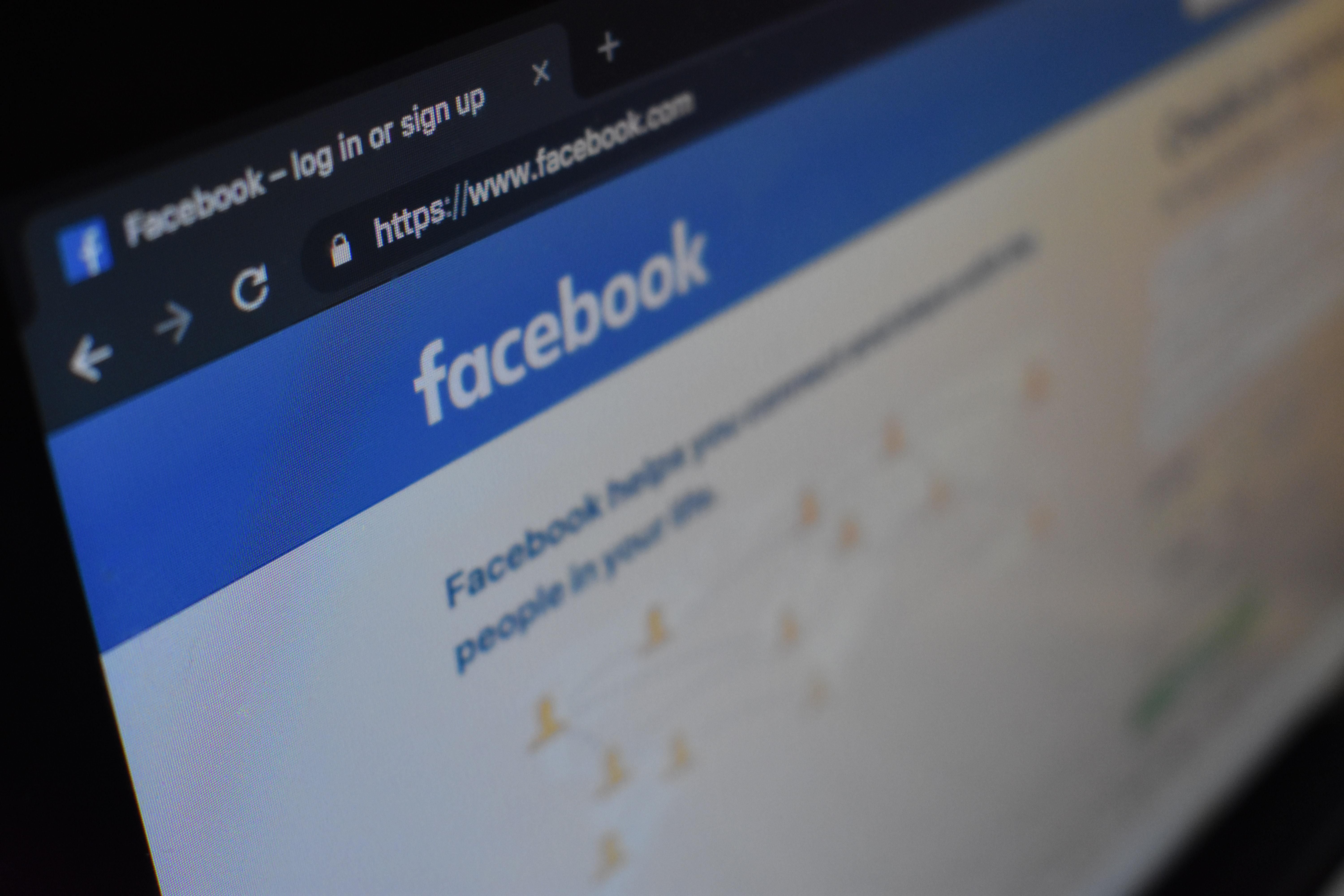 Facebook подала позов на аналітичну фірму за збір даних користувачів