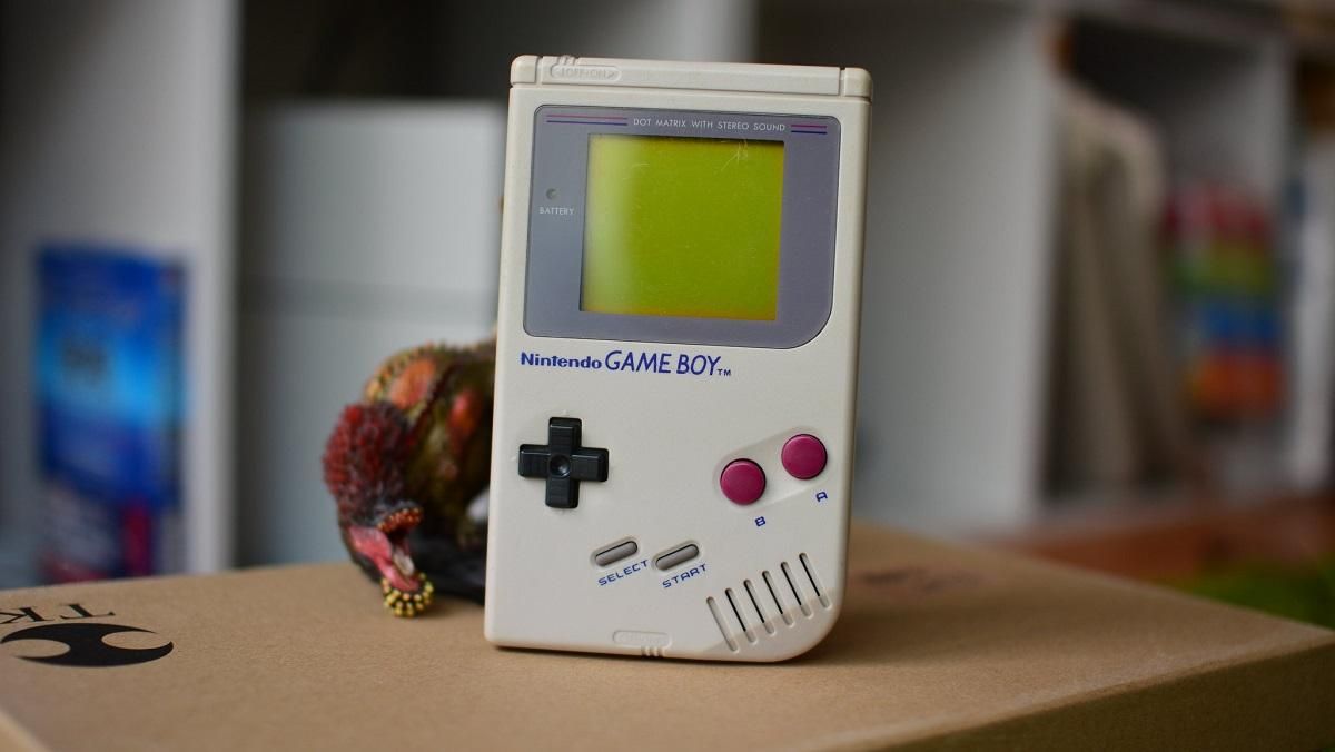 95-летняя женщина попросила Nintendo отремонтировать Game Boy – ей прислали  новую консоль - Новости технологий - Техно