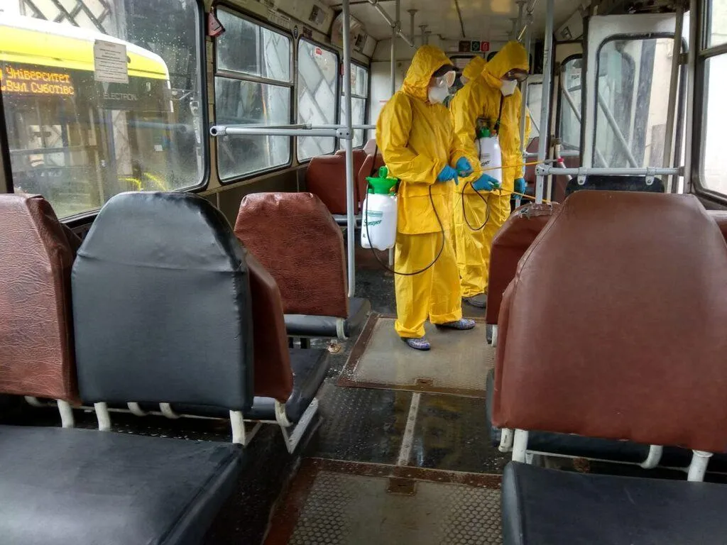У Львові дезінфікують громадський транспорт У Львові дезінфікують громадський транспорт