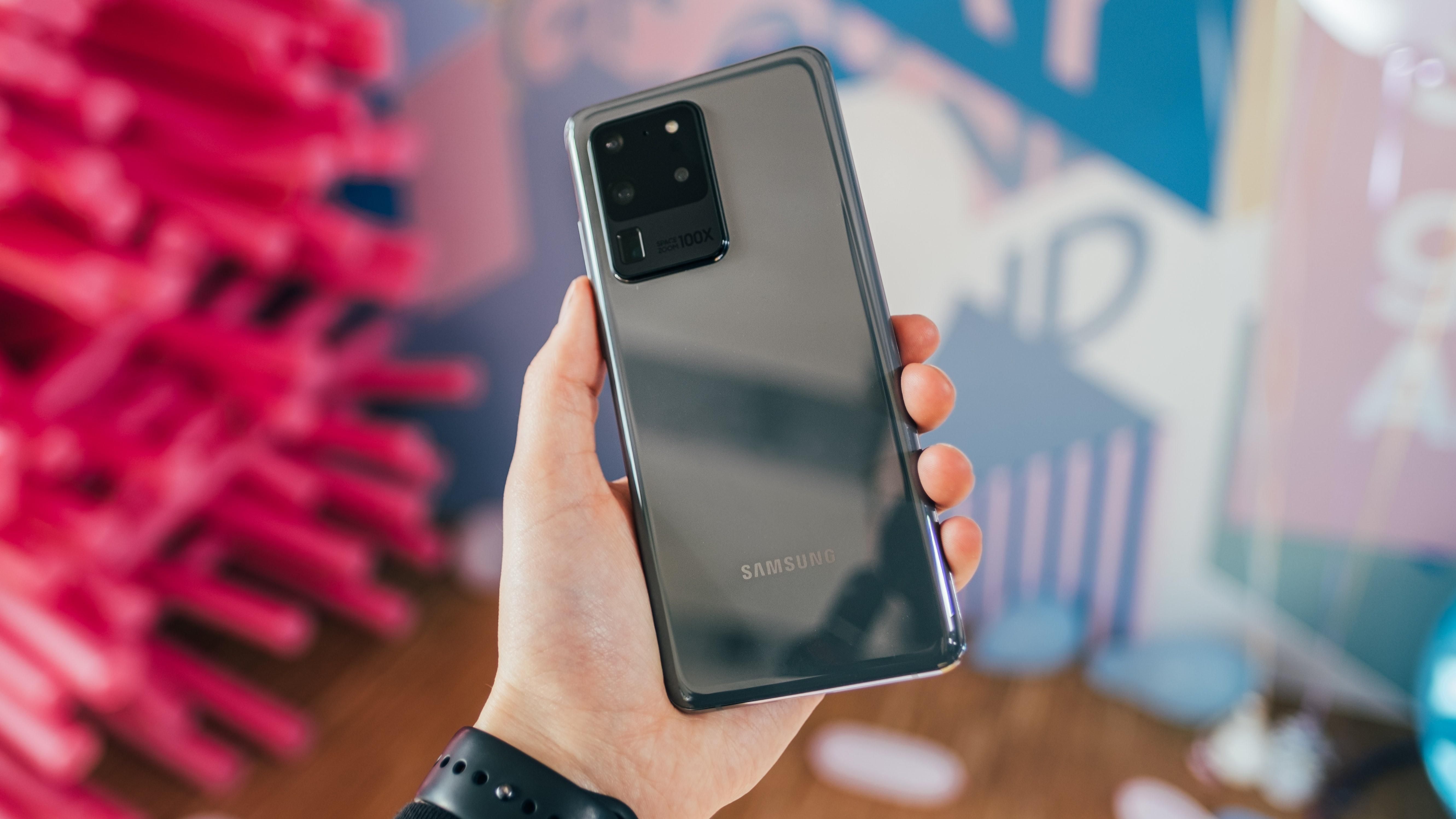 Назвали самый мощный смартфон февраля 2020 года Назвали самый мощный смартфон февраля 2020 года