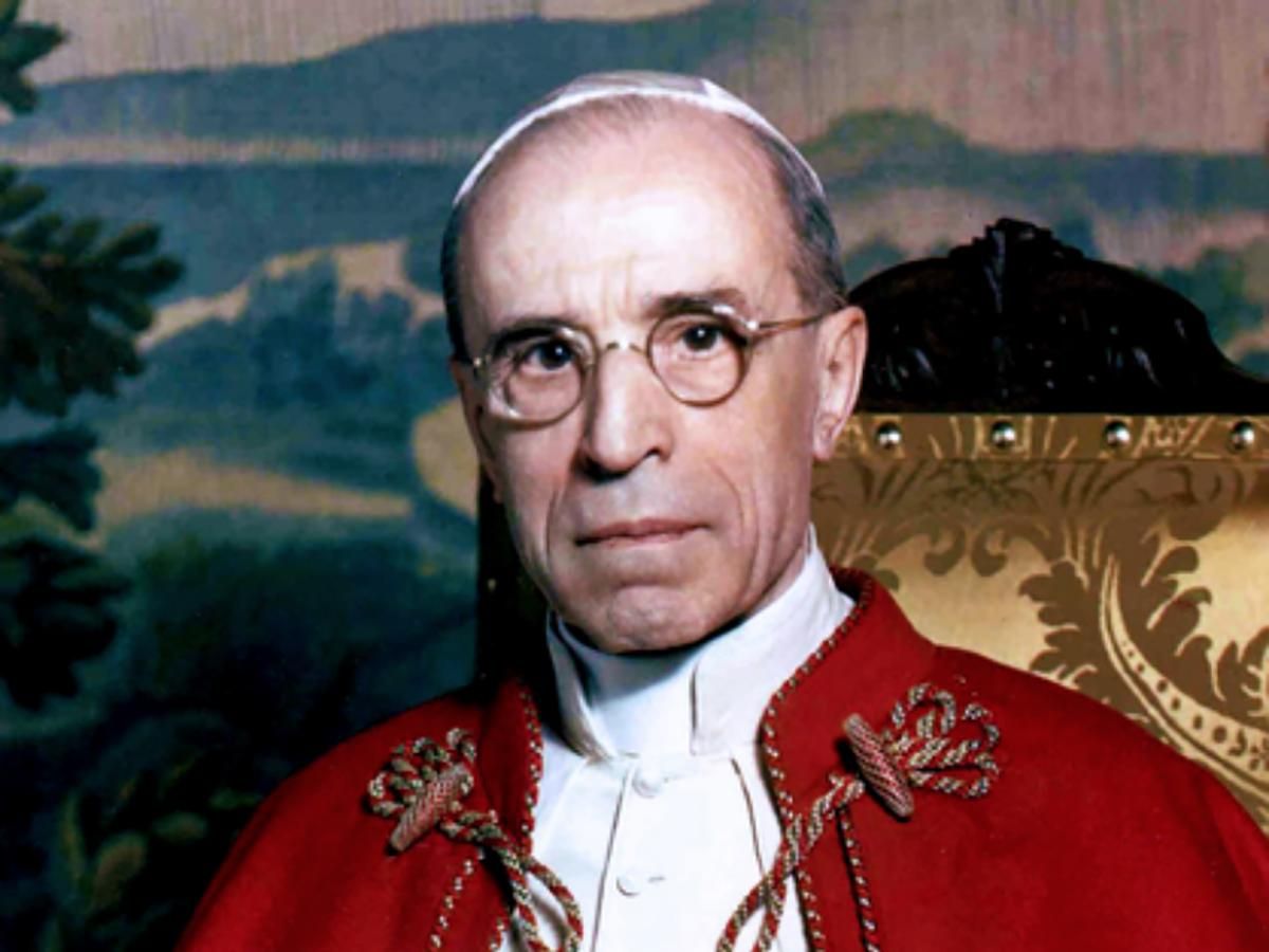 Ватикан рассекретил архивы о Холокосте: Папа Пий XII закрывал глаза на массовые убийства евреев