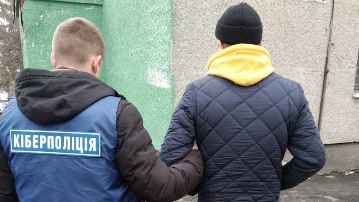 Шахрай розробив схему для зламу банкінгу Шахрай розробив схему для зламу банкінгу