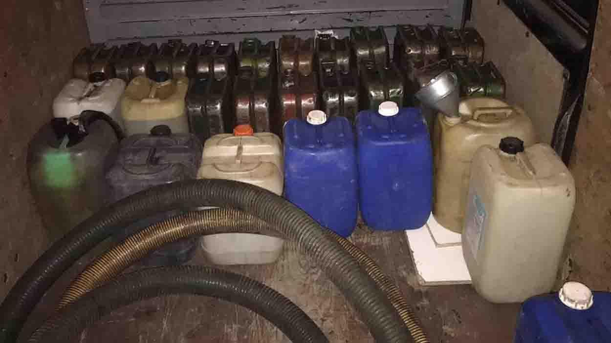 Мільйонні заробітки: на Одещині залізничники крали пальне з депо – фото Мільйонні заробітки: на Одещині залізничники крали пальне з депо – фото