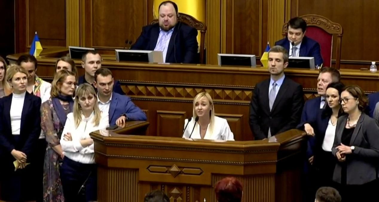 Фракция Голоса покинула заседание и не будет голосовать за новый Кабмин Фракция Голоса покинула заседание и не будет голосовать за новый Кабмин