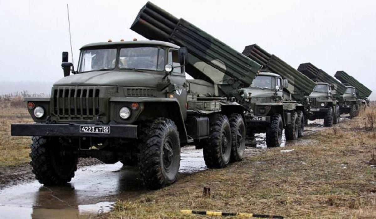Бойовики вперто порушують мінські домовленості: на Донбасі розмістили "Гради" та танки