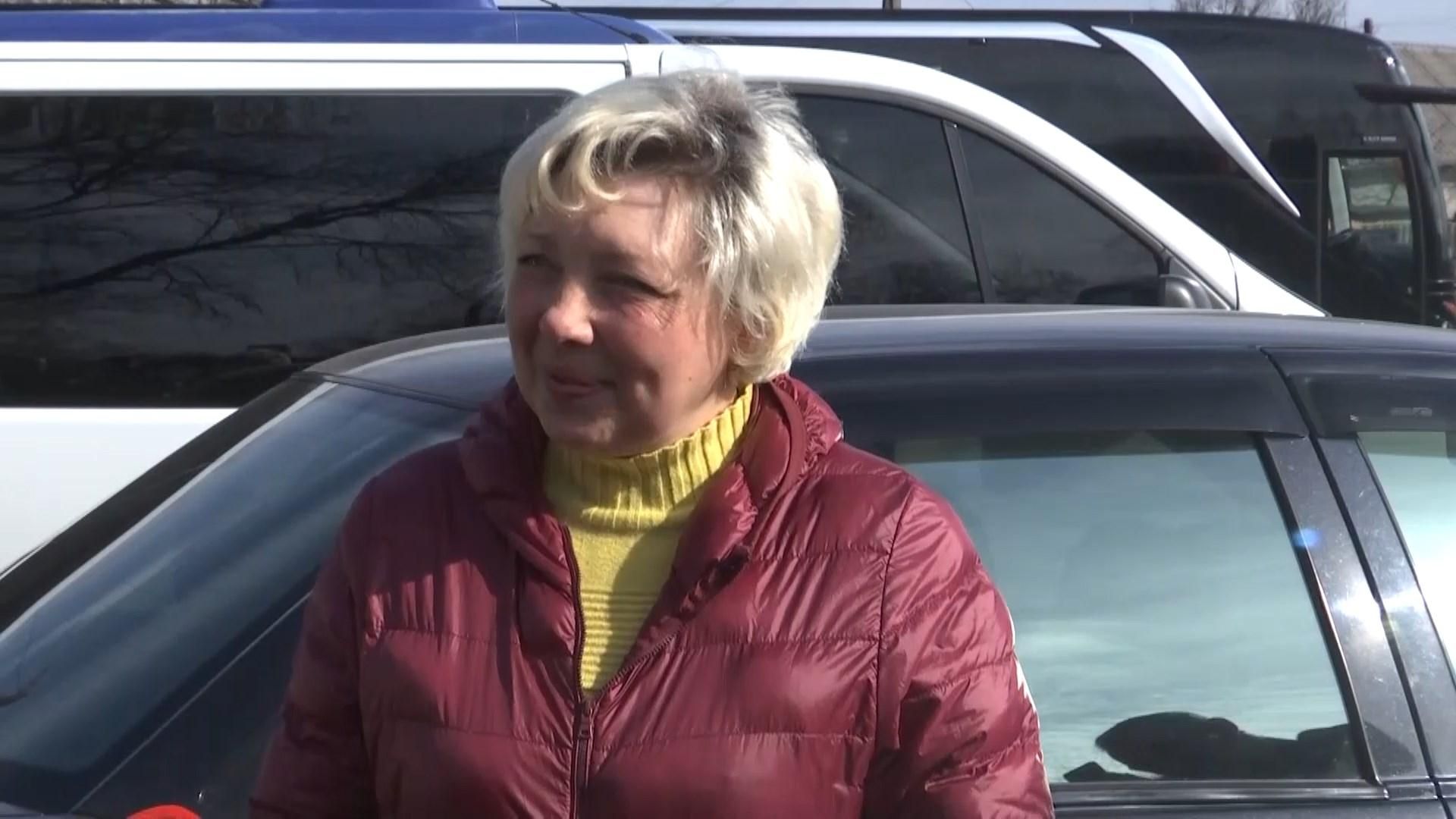 Ми вжахнулися, – мати евакуйованої українки про мітинги в Нових Санжарах