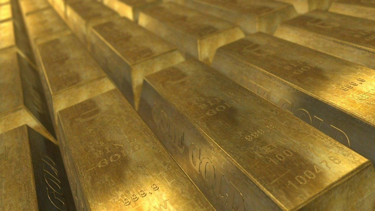 Цена золота снизилась