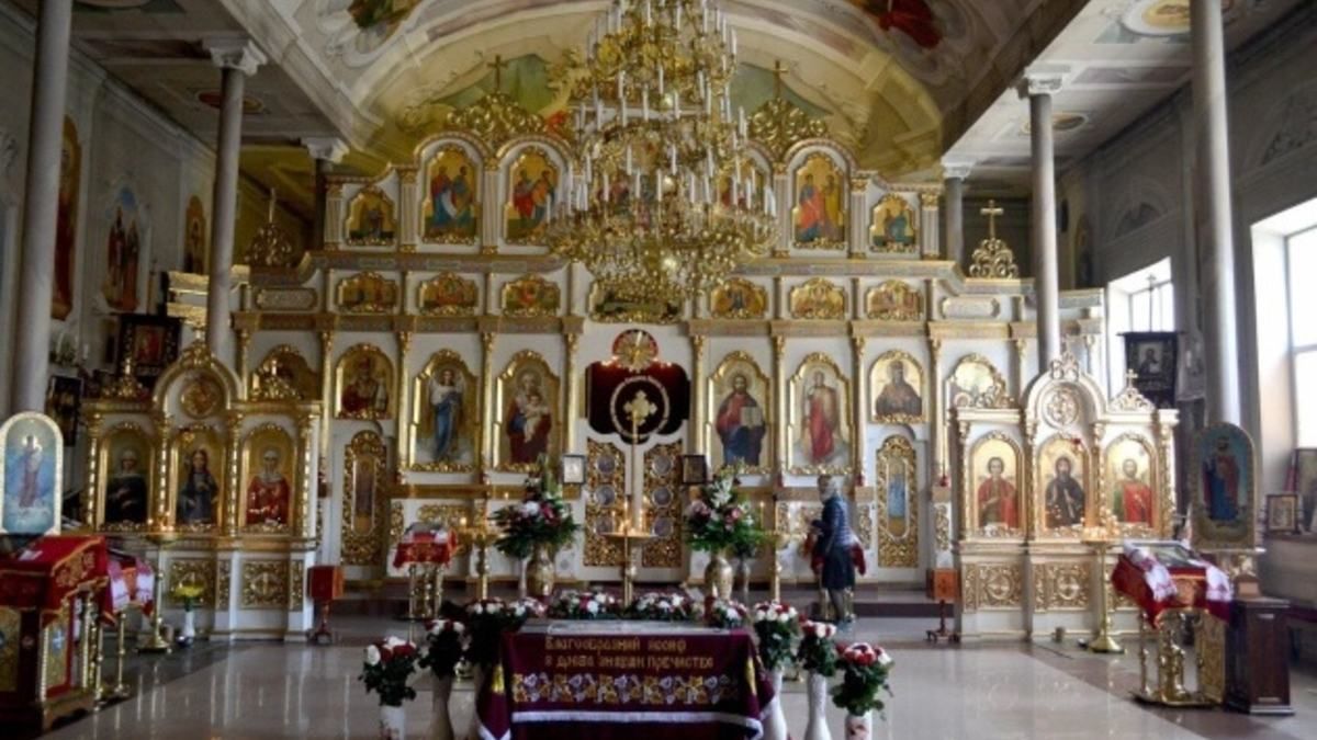Массовая драка священников и прихожан в Одессе: видео