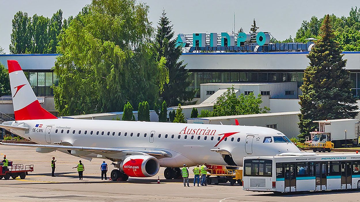 На территории аэропорта Днепра нашли боеприпасы: фото, видео На территории аэропорта Днепра нашли боеприпасы: фото, видео