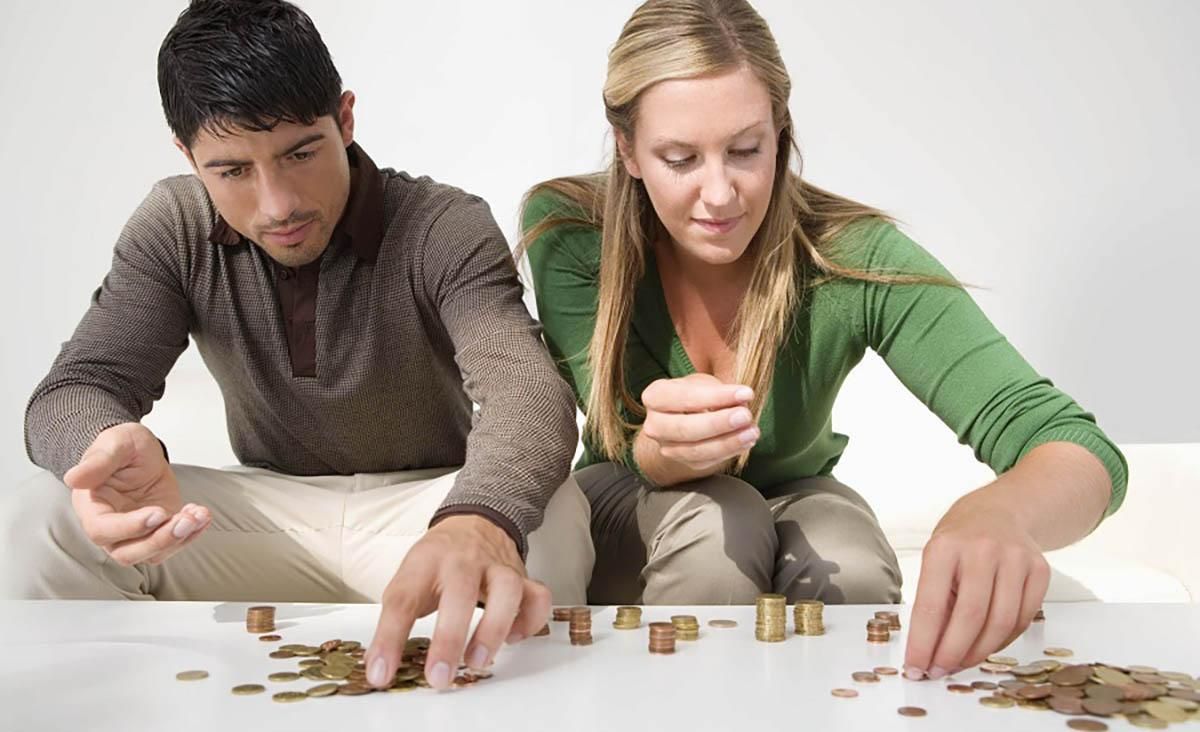 Жінки vs чоловіки: наскільки відрізняється зарплата в Україні Жінки vs чоловіки: наскільки відрізняється зарплата в Україні