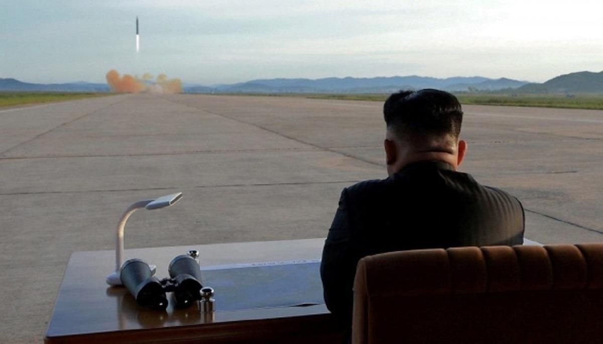 Северная Корея запустила три ракеты: Япония созывает Совет нацбезопасности
