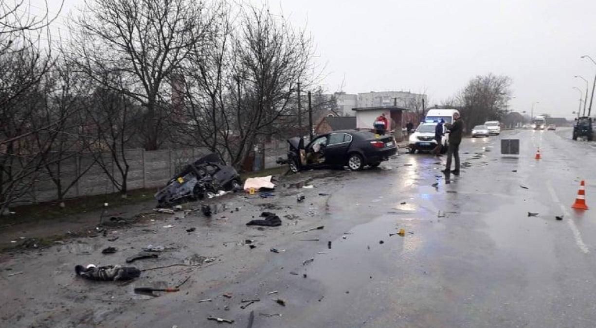 На Житомирщині зіткнулися два авто: 4 загиблих, серед яких дитина – фото