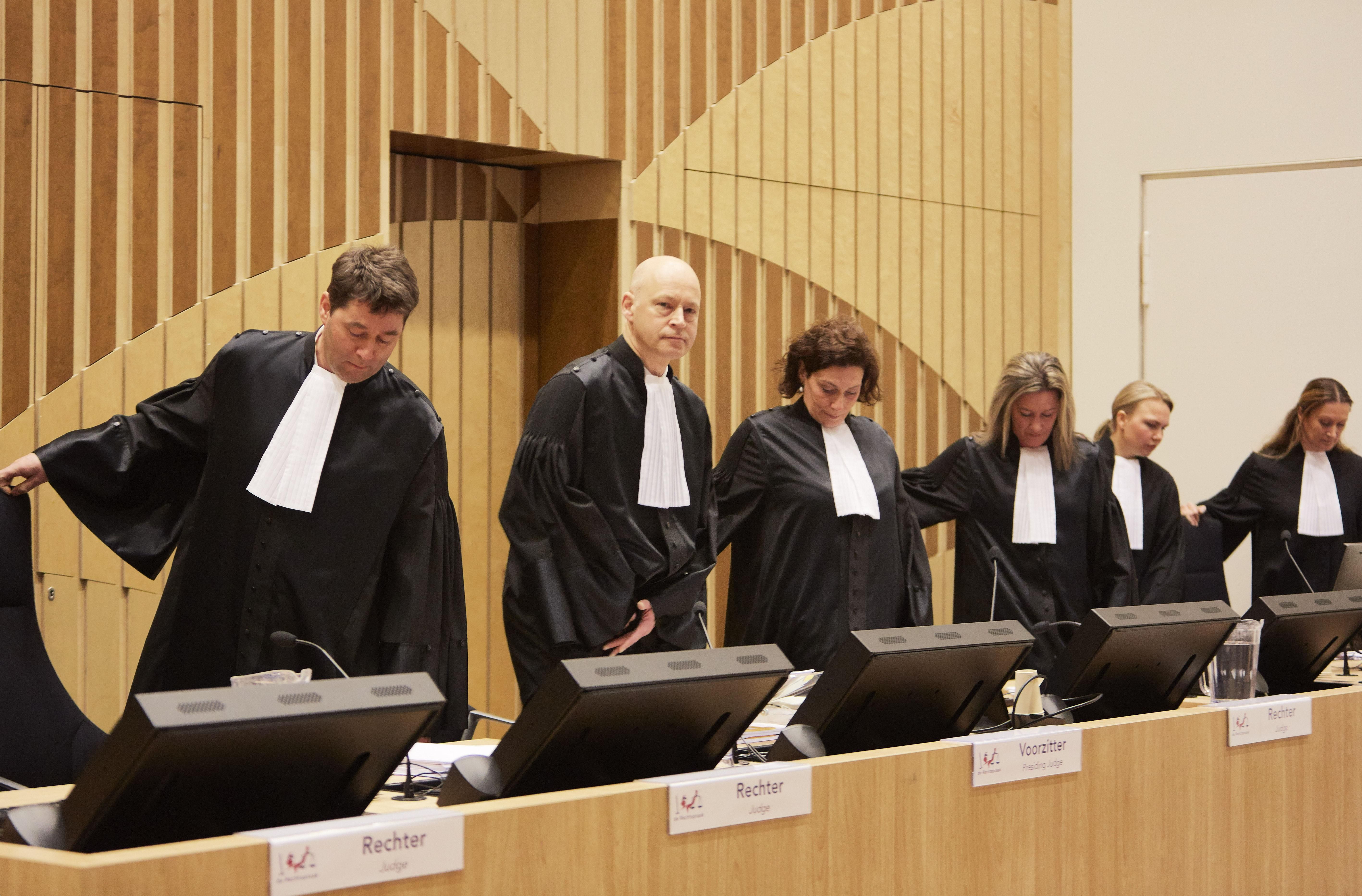 Подозреваемым в деле MH17 предъявят обвинения по двум пунктам Подозреваемым в деле MH17 предъявят обвинения по двум пунктам