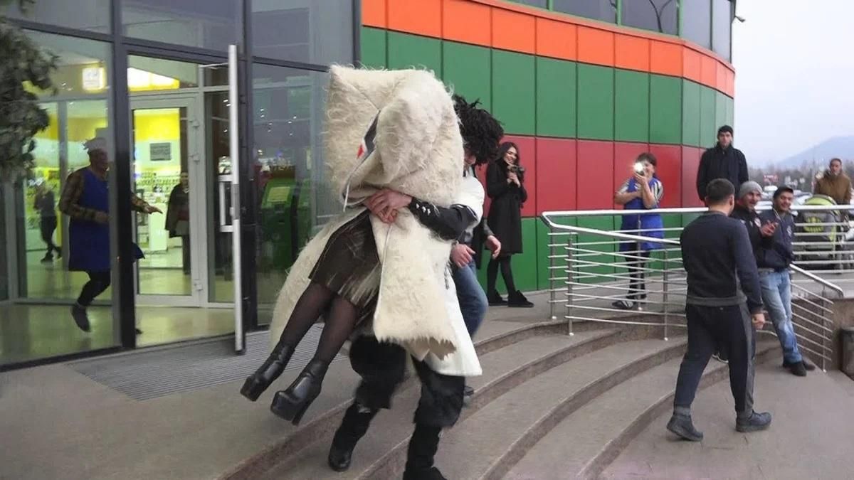 У Грузії троє чоловіків викрали наречену: тепер їх судитимуть У Грузії троє чоловіків викрали наречену: тепер їх судитимуть