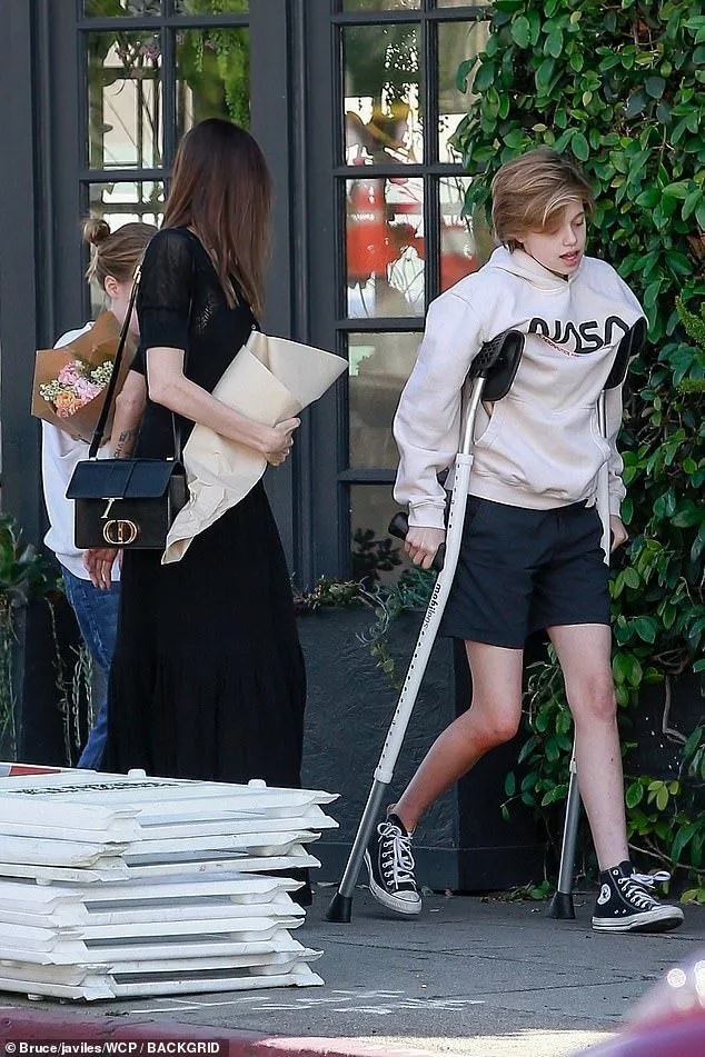 Анджеліна Джолі Анджеліна Джолі