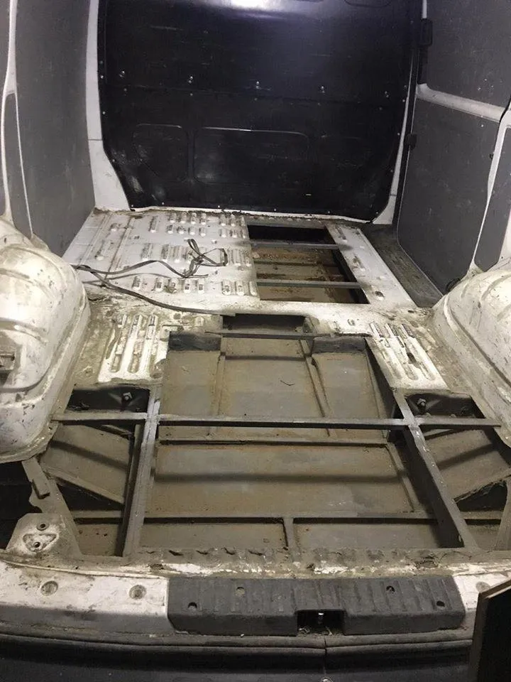 на кордоні з польщею затримали українця з 10 тисячами масок на кордоні з польщею затримали українця з 10 тисячами масок