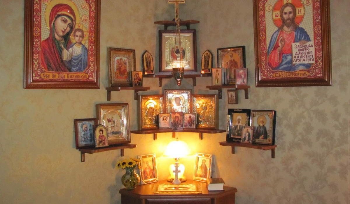 На час карантину УГКЦ дозволила не цілувати ікони і слухати службу з дому На час карантину УГКЦ дозволила не цілувати ікони і слухати службу з дому