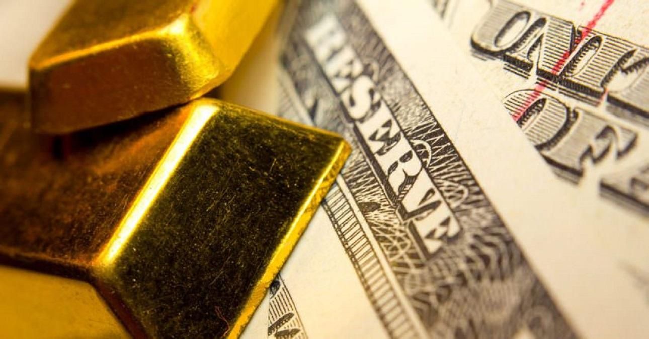 Паніка на валютному ринку: НБУ продав ще 220 мільйонів доларів, з початку тижня – 840 мільйонів Паніка на валютному ринку: НБУ продав ще 220 мільйонів доларів, з початку тижня – 840 мільйонів