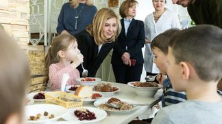 Олена Зеленська відвідала школи Київщини: вихід першої леді напередодні карантину