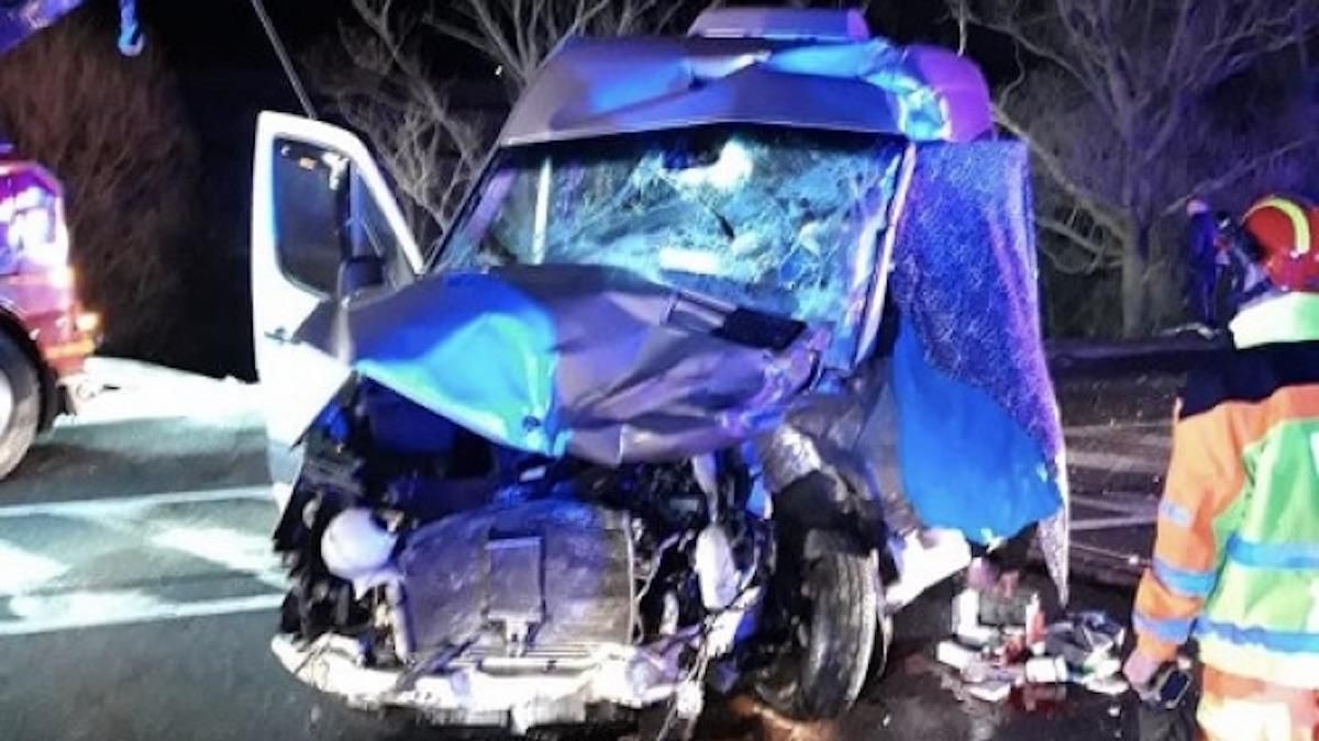 ДТП в Словакии с украинцами 11 марта: фото ДТП в Словакии с украинцами 11 марта: фото