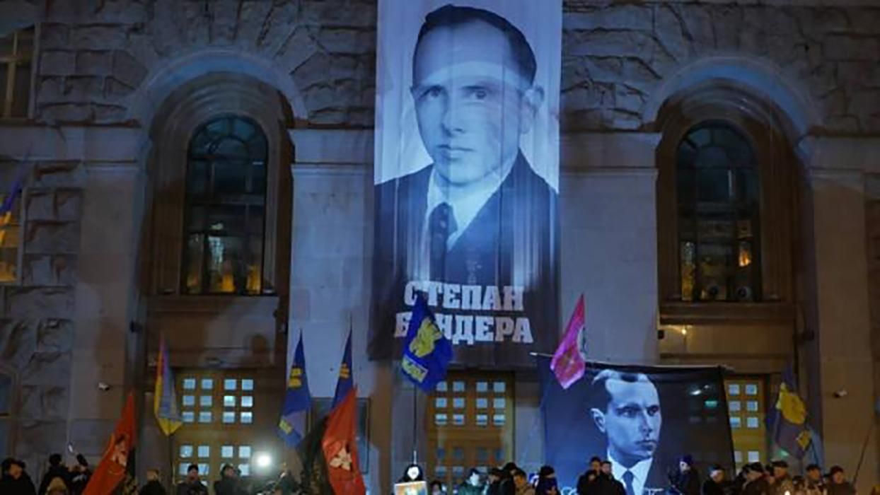 Вшанування діячів ОУН-УПА: Портнов у суді домігся призупинення рішення Київради Вшанування діячів ОУН-УПА: Портнов у суді домігся призупинення рішення Київради