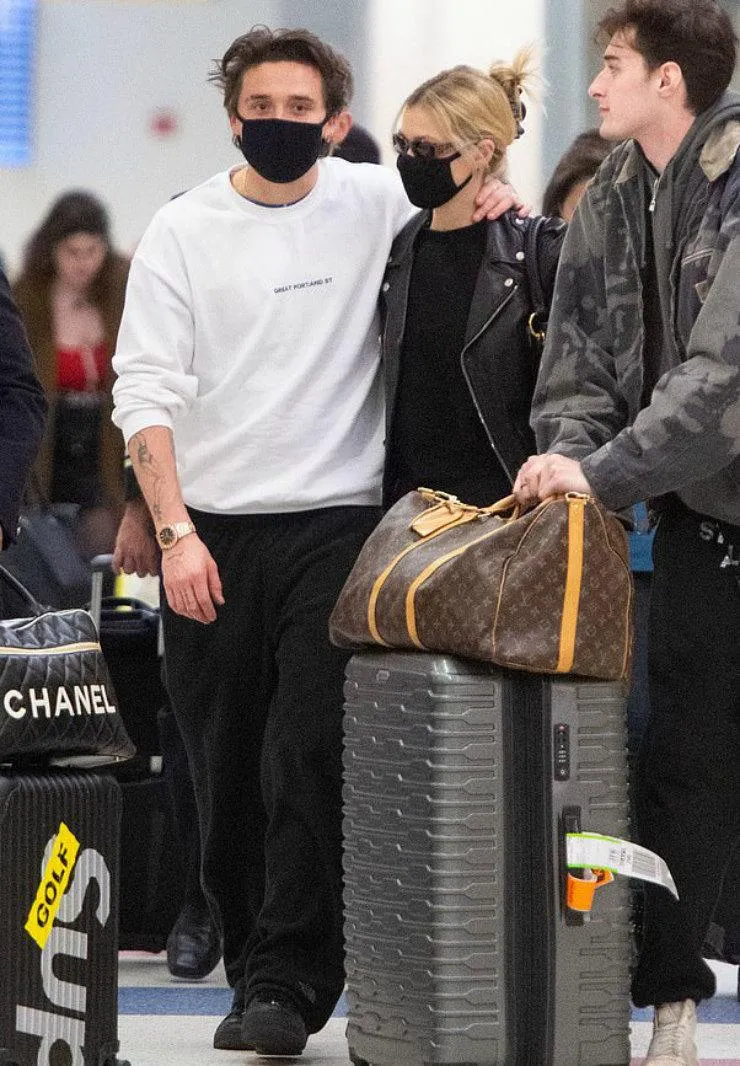 Бруклін та Нікола подорожують під час коронавірусу Бруклін та Нікола подорожують під час коронавірусу