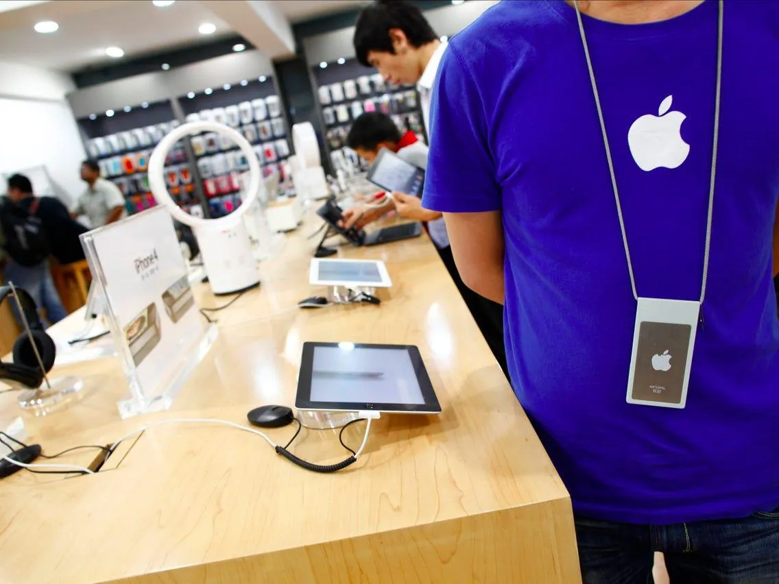 Apple знову відкрила усі магазини в Китаї 