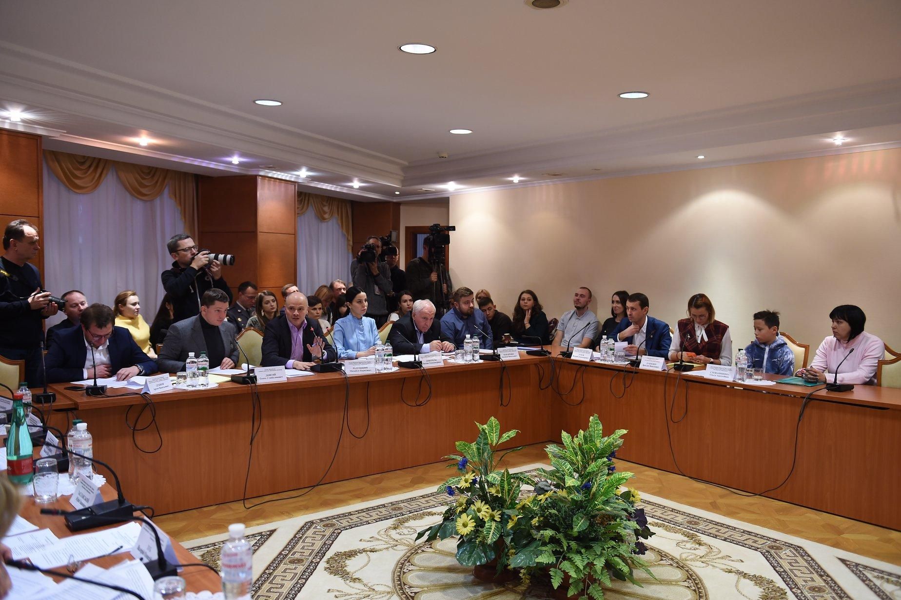 Брифінг після комітету здоров'я нації: відео Брифінг після комітету здоров'я нації: відео