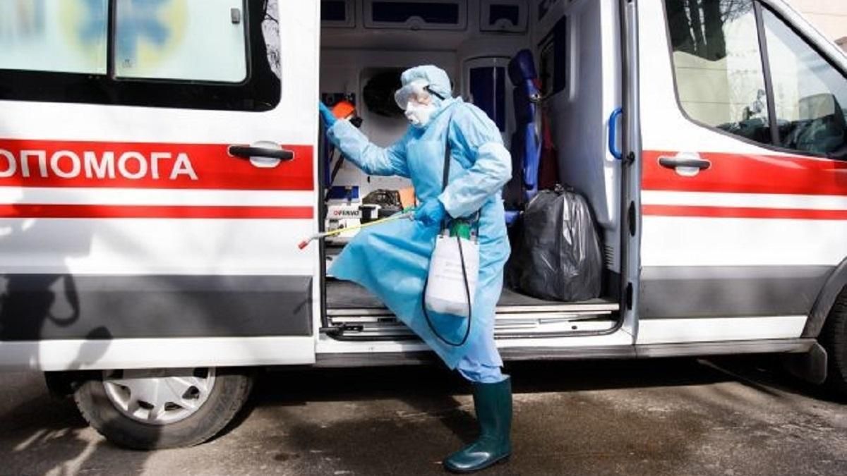 Коронавірус в Україні: у Чернівцях госпіталізували матір і двох дітей з підозрою