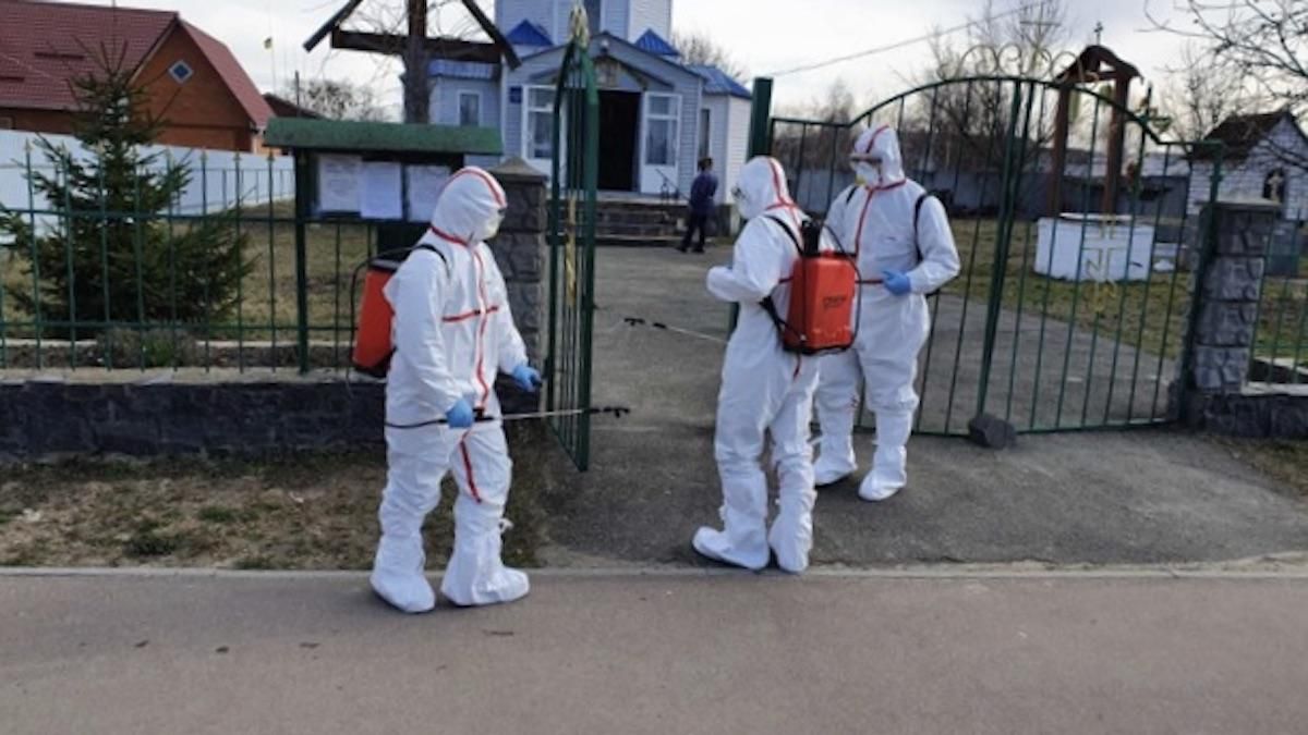 Дочка працює у дитсадку: з ким контактувала перша жертва коронавірусу в Україні