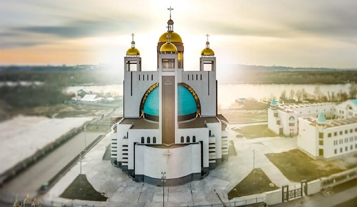 Через коронавірус УГКЦ запрошує до літургії онлайн Через коронавірус УГКЦ запрошує до літургії онлайн