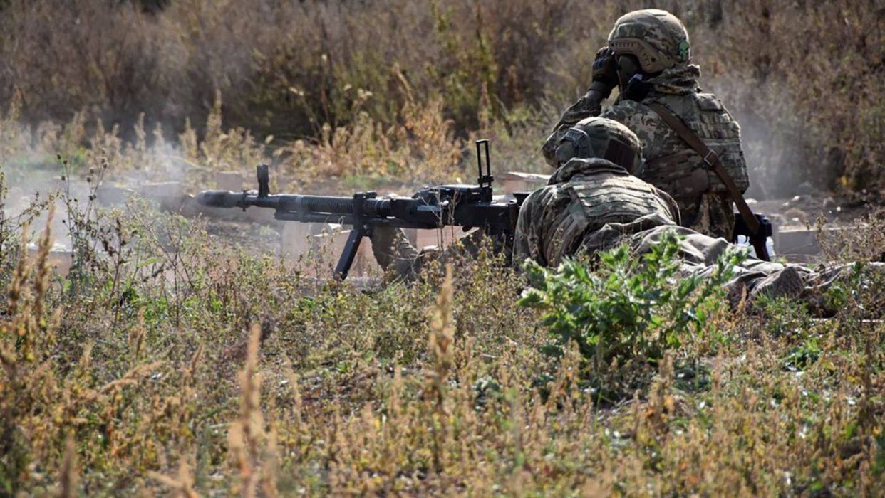 Бойовики на Донбасі обстріляли ділянку розведення військ: один військовий поранений