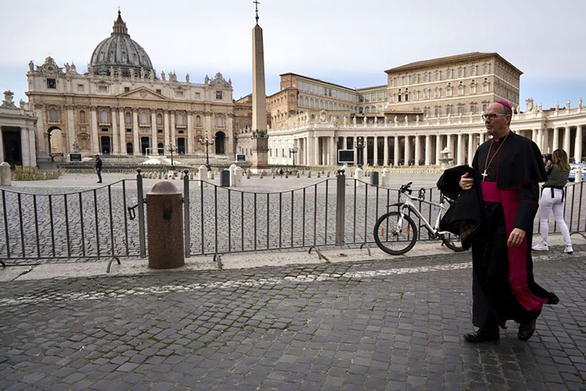 Великдень у Ватикані святкуватимуть без вірян: Папа зачитає молитву онлайн