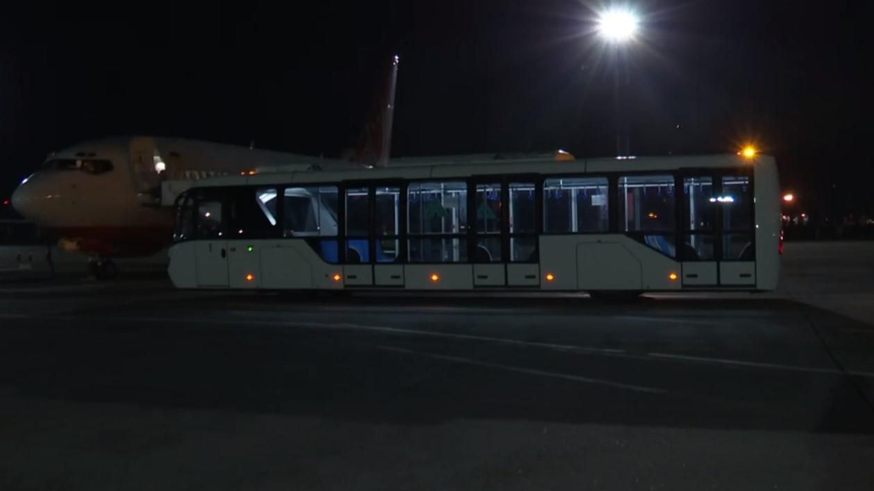 Спецборт з евакуйованими з Італії українцями приземлився в "Борисполі": відео Спецборт з евакуйованими з Італії українцями приземлився в "Борисполі": відео