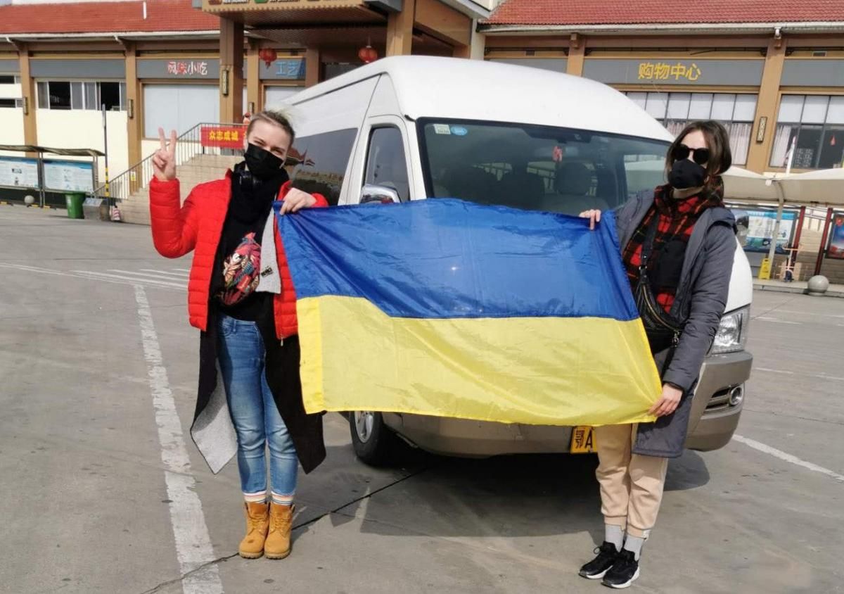 Правительство формирует список чартеров, чтобы забрать украинцев из-за границы