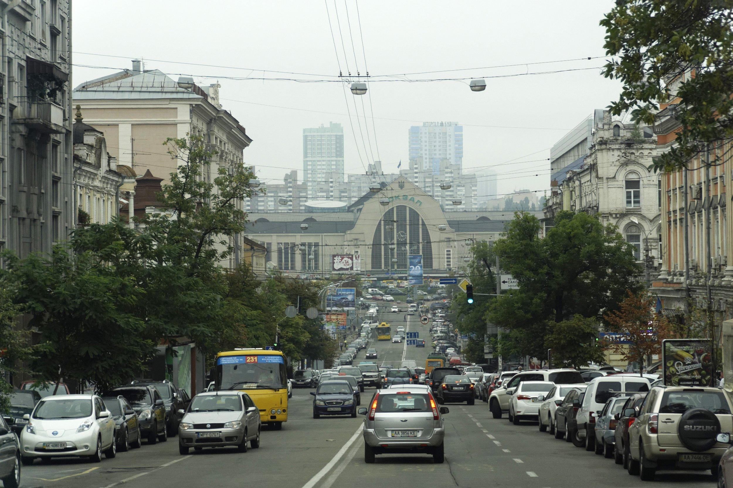 Киев не закрывают на въезд-выезд, но рекомендуют не покидать город