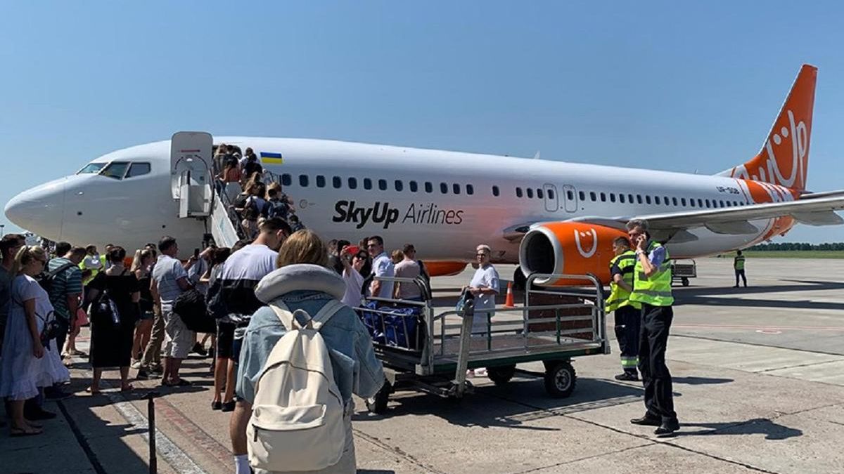 SkyUp почав вивозити українців з Єгипту SkyUp почав вивозити українців з Єгипту