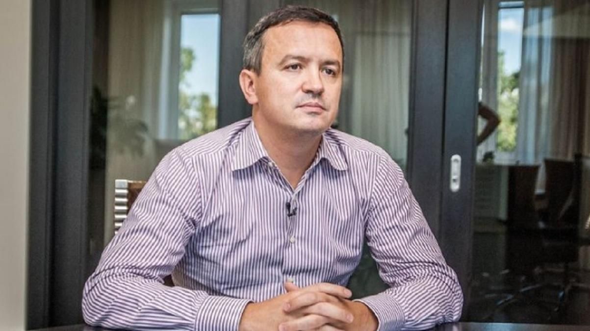 Конфуз у Раді: міністр економіки Петрашко пішов на місце президента – відео Конфуз у Раді: міністр економіки Петрашко пішов на місце президента – відео