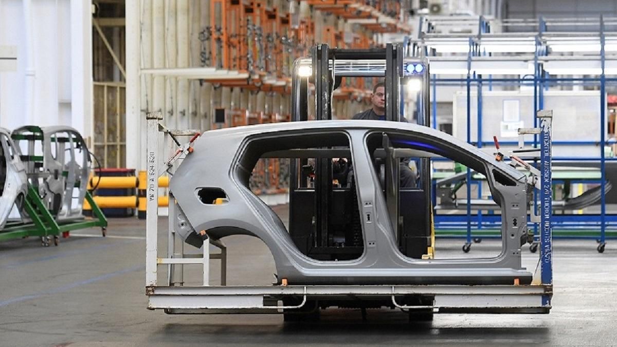 Volkswagen, Fiat и Renault останавливают производство автомобилей в Европе Volkswagen, Fiat и Renault останавливают производство автомобилей в Европе