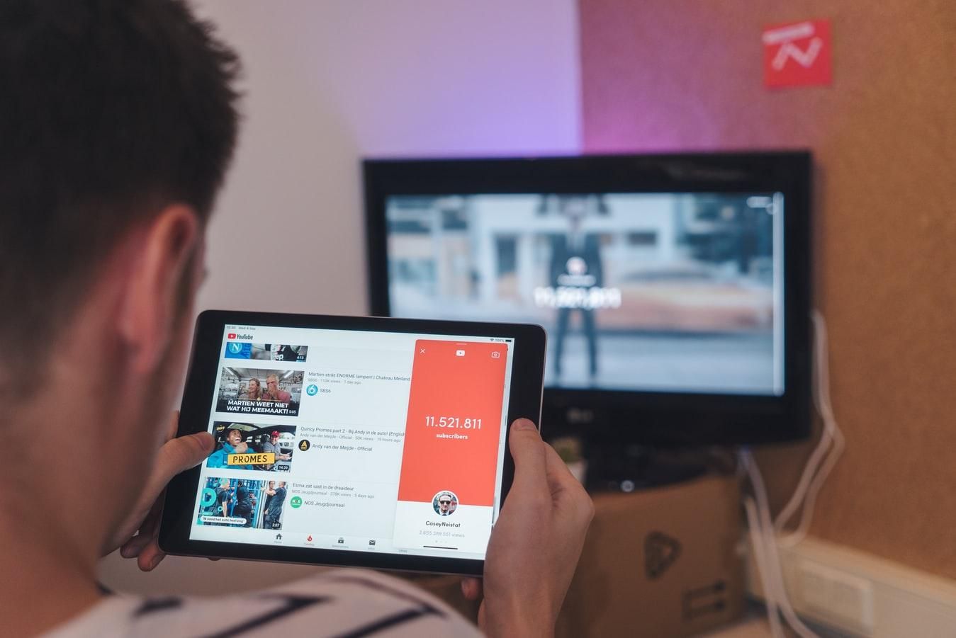 YouTube відправив співробітників на карантин – замість них працює штучний інтелект