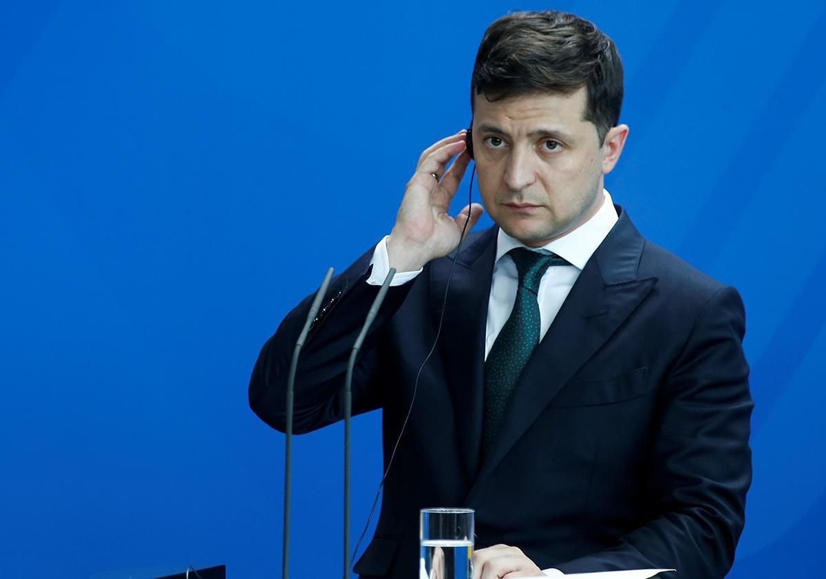 Зеленський пообіцяв повернути всіх українців, які застрягли за кордоном через коронавірус Зеленський пообіцяв повернути всіх українців, які застрягли за кордоном через коронавірус