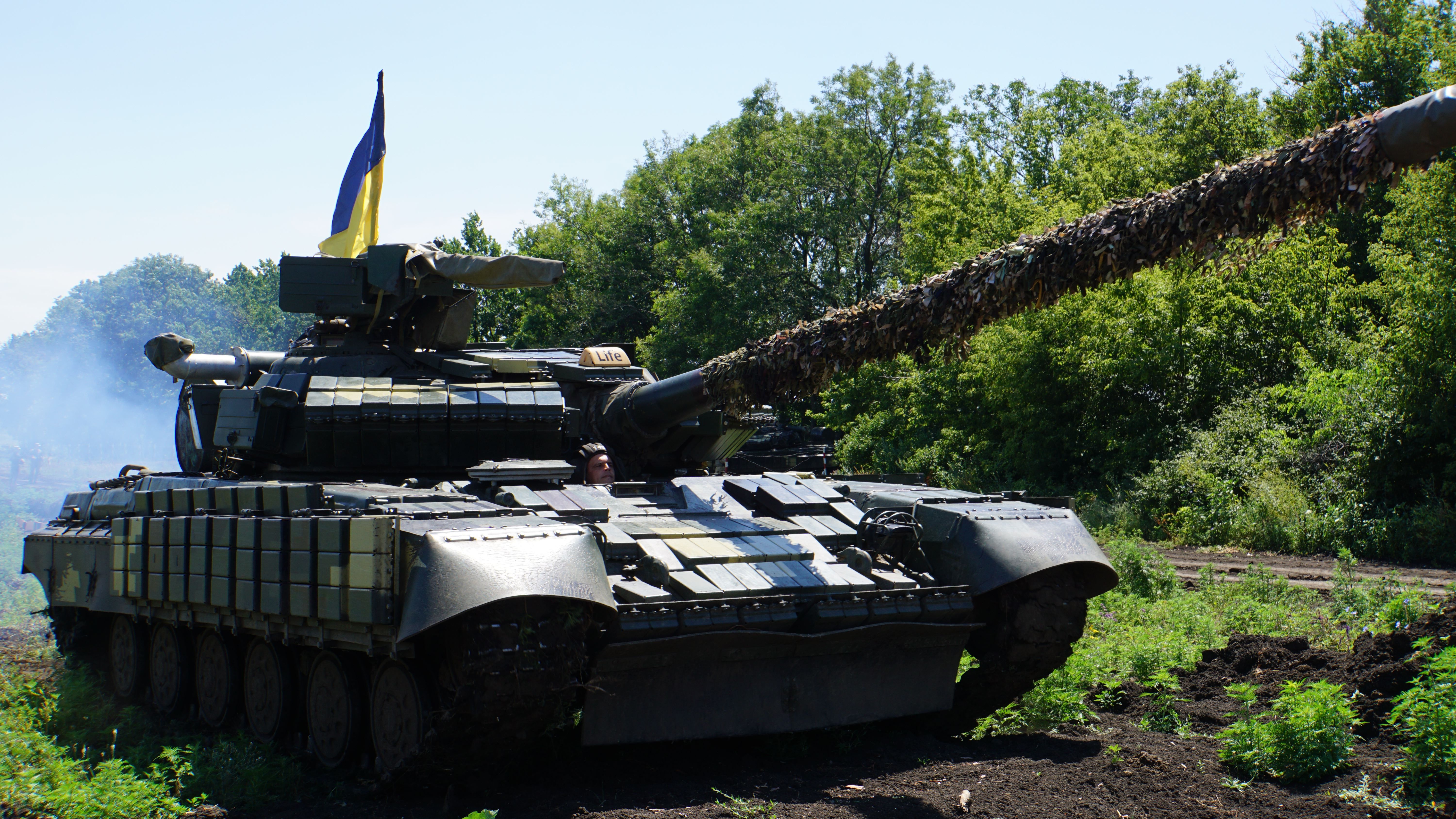 Бойовики стріляли на Донбасі 10 разів, двоє українських військових поранені Бойовики стріляли на Донбасі 10 разів, двоє українських військових поранені