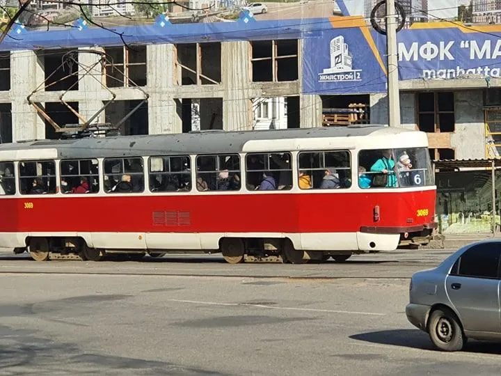 Харків без метро, переповнені маршрутки і трамваї