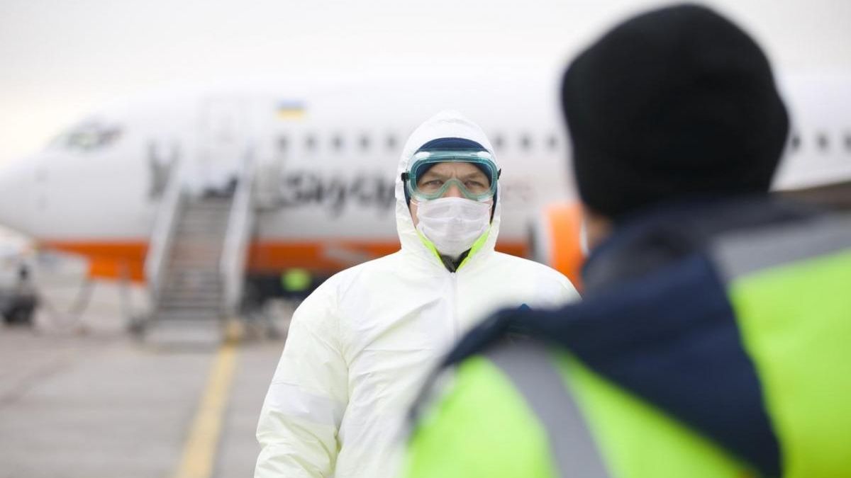 Понад 3 тисячі українців просять евакуації з Чехії Понад 3 тисячі українців просять евакуації з Чехії