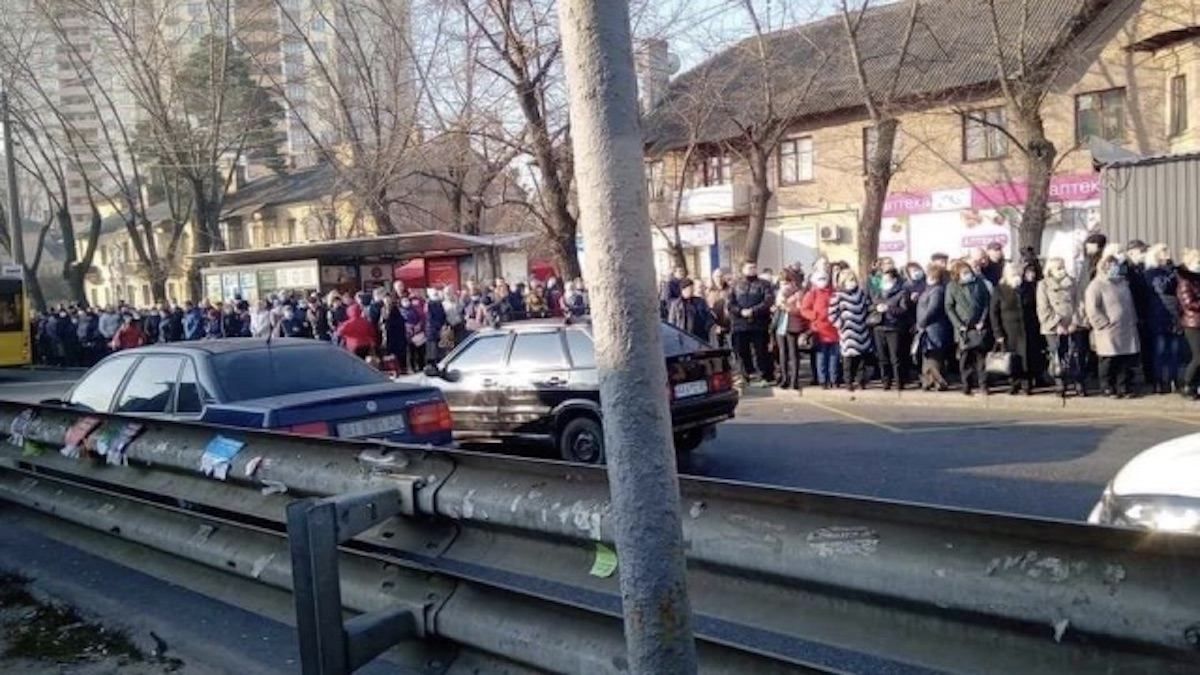 У Києві запустять "шатли", які дублюватимуть маршрути метро