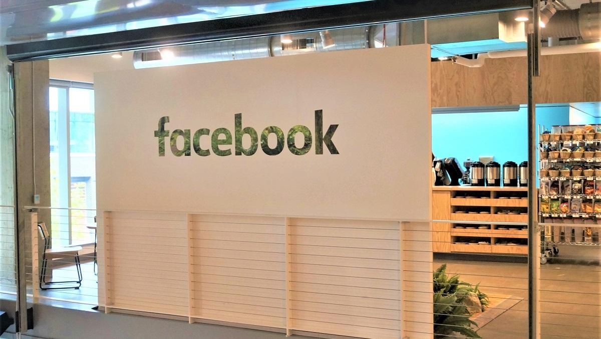 Facebook виплатить по тисячі доларів всім співробітникам як компенсацію за карантин Facebook виплатить по тисячі доларів всім співробітникам як компенсацію за карантин