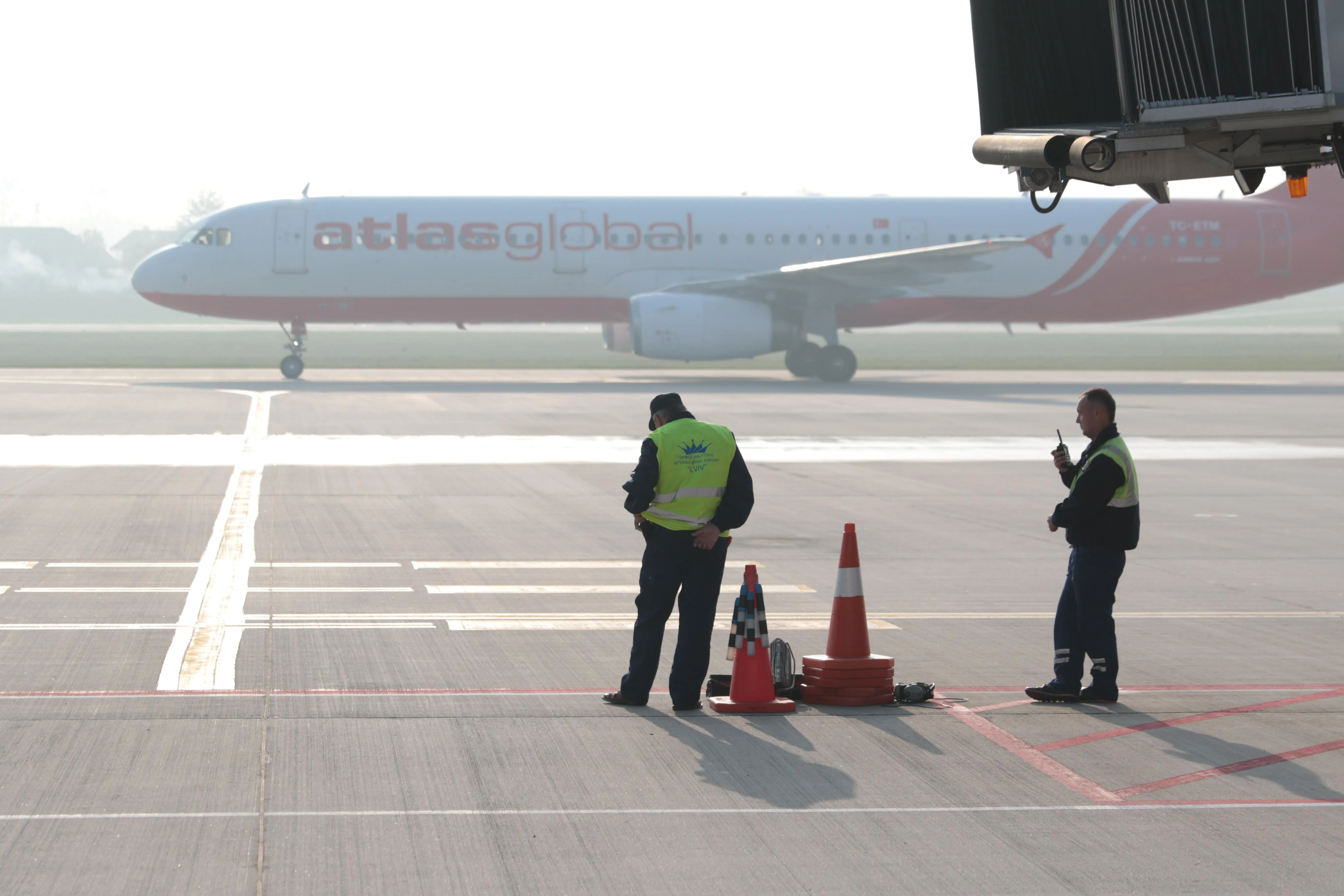 Припинення міжнародного авіасполучення в Україні Припинення міжнародного авіасполучення в Україні